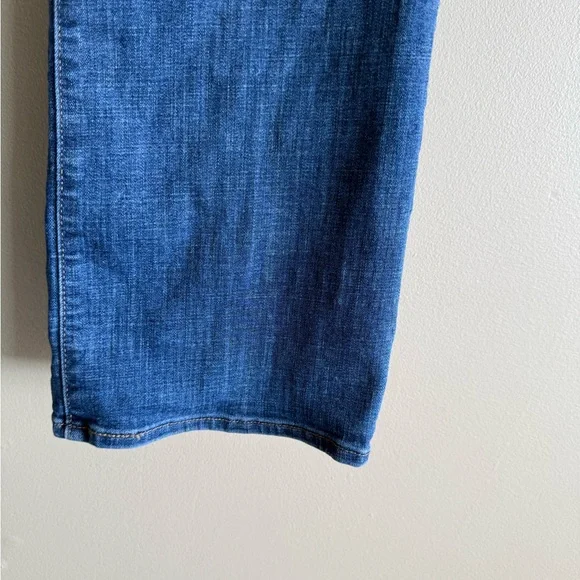 Levi's Women's Classic Bootcut Jeans - Picture 2 of 9